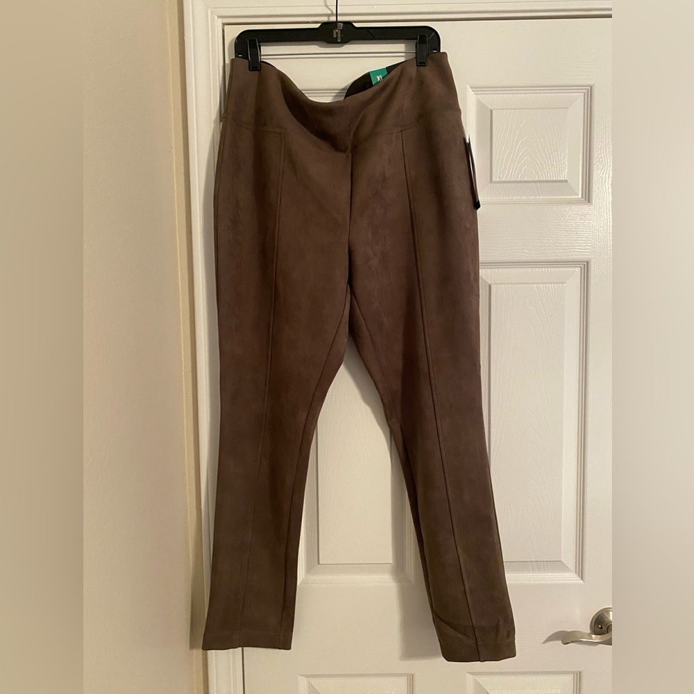 Andrew Marc Women’s Faux Suede Taupe Pants. XL. NWT.